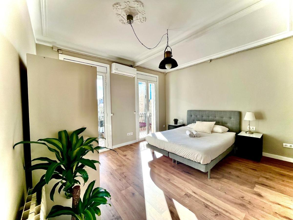 Sunny Apartment Gracia - Joanic Renovated Barcelona Bagian luar foto